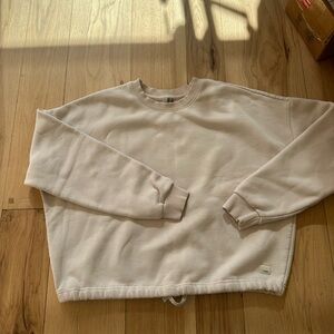 Vuori womens Cream Crewneck Sweat shirt